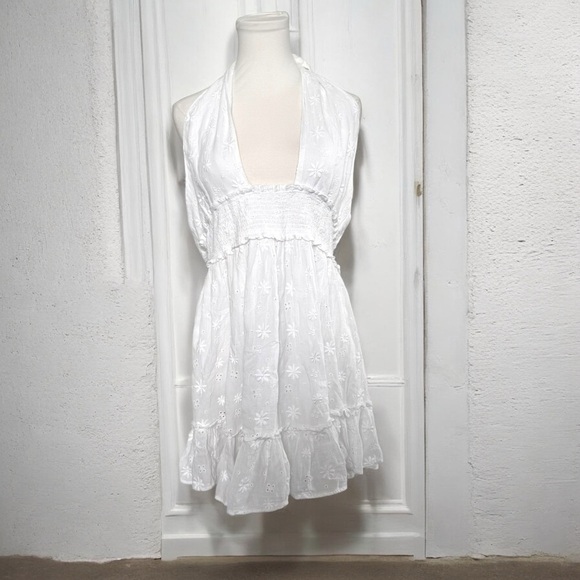 Dresses & Skirts - Aerie White Halter Dress with Floral Embroidery eyelet coastal cowgirl boho XL